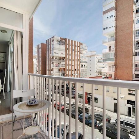 Cozy Room In Stylish Flat Just Steps From The Beach Cádiz Kültér fotó