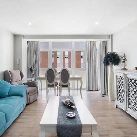 Cozy Room In Stylish Flat Just Steps From The Beach Cádiz Kültér fotó