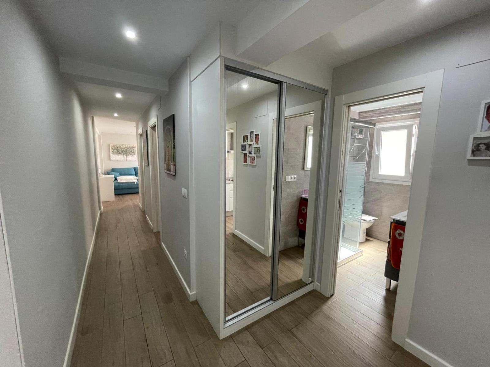 Cozy Room In Stylish Flat Just Steps From The Beach Cádiz Kültér fotó