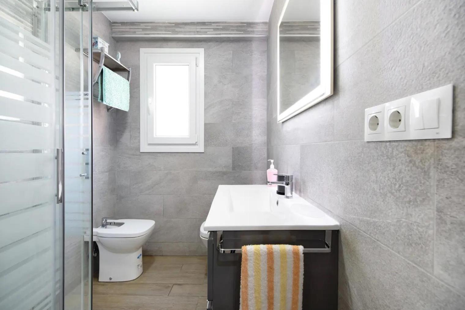 Cozy Room In Stylish Flat Just Steps From The Beach Cádiz Kültér fotó