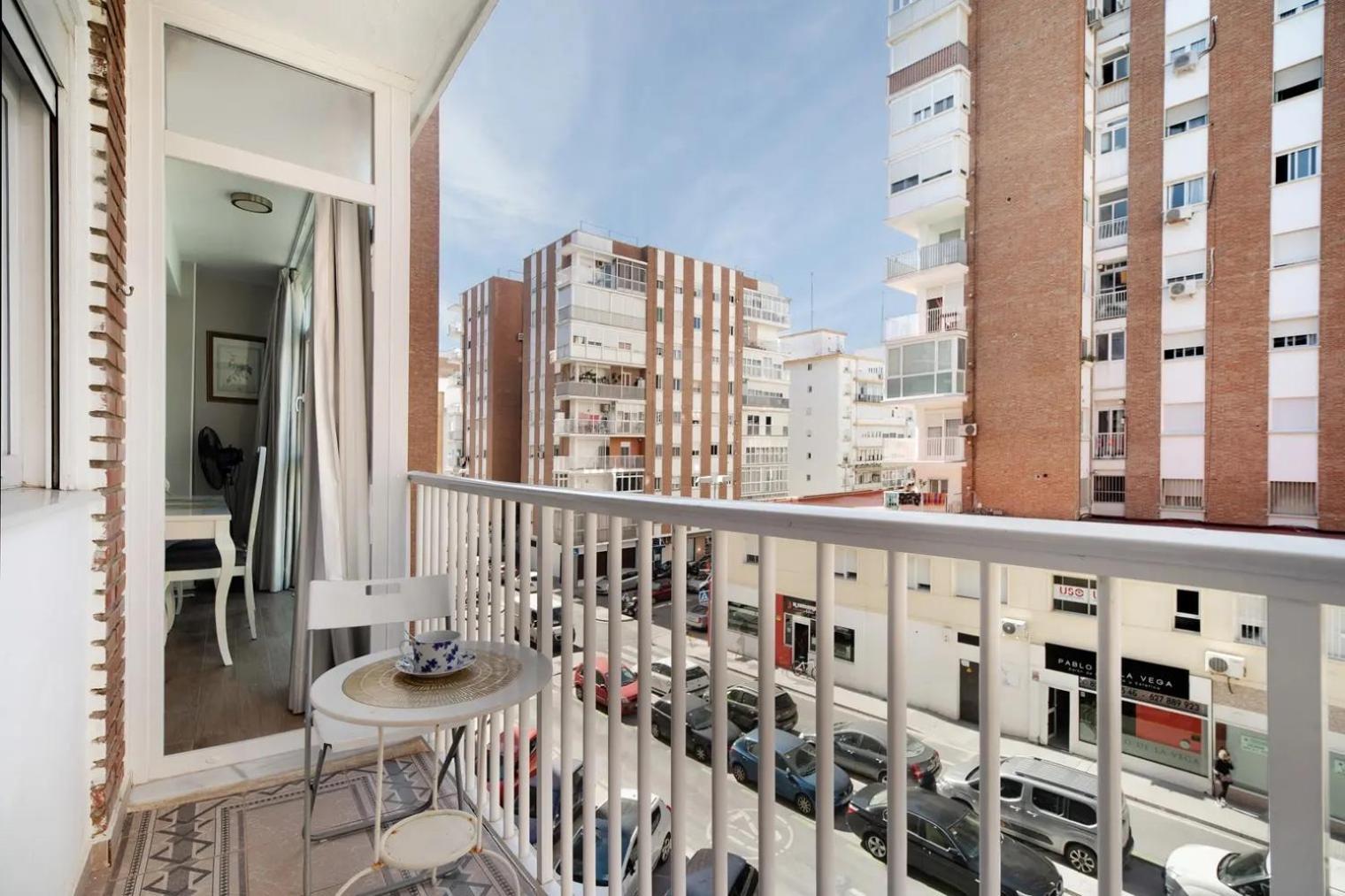 Cozy Room In Stylish Flat Just Steps From The Beach Cádiz Kültér fotó