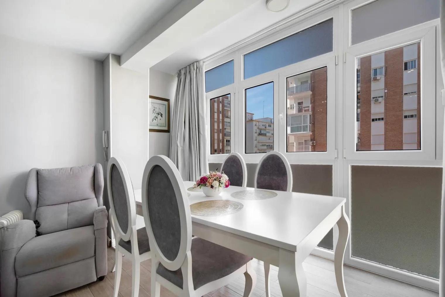 Cozy Room In Stylish Flat Just Steps From The Beach Cádiz Kültér fotó